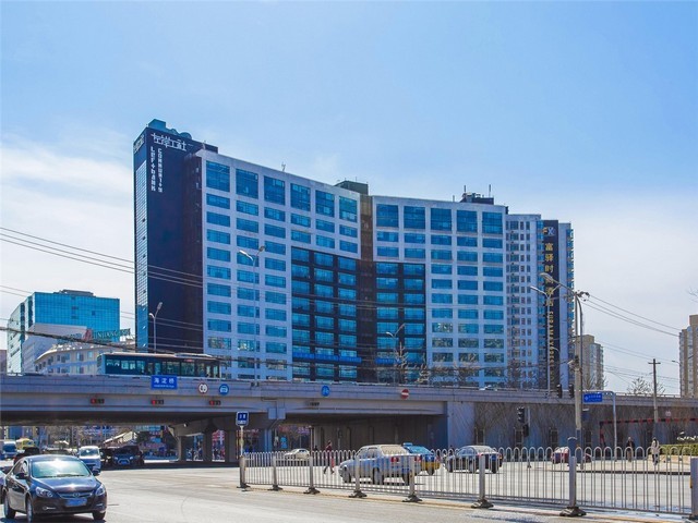 济南LN-3500钢丝缠绕大吨位油压机